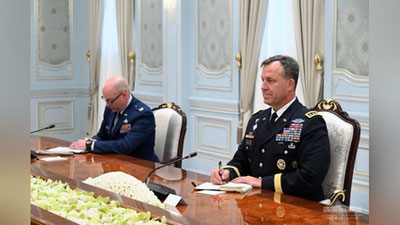 'Мирзиёев АҚШ генерали билан учрашди'ning rasmi