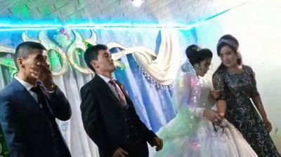 Изрображение 'Жених, ударивший невесту на свадьбе, избежал наказания'