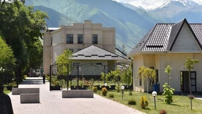 Изрображение 'Особнякам экс-президентов Кыргызстана нашли новое применение'