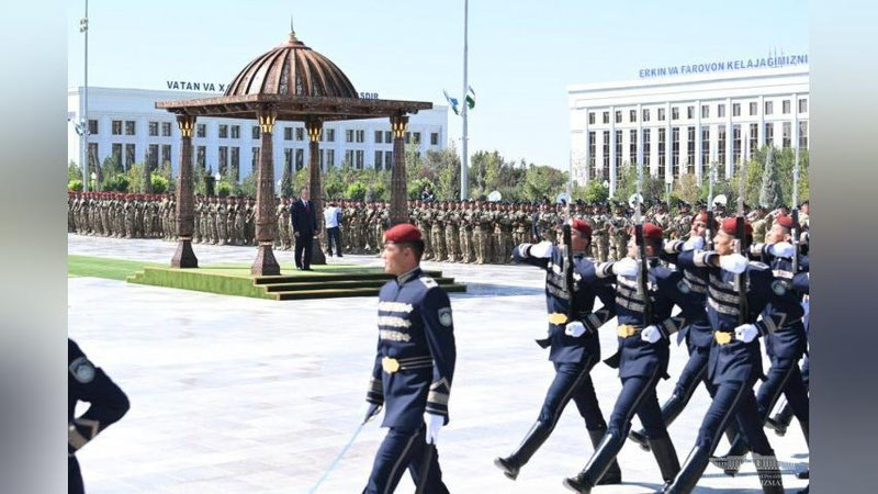 'Shavkat Mirziyoev Urganchda Jaloliddin Manguberdi haykalini ochib berdi (foto)'ning rasmi