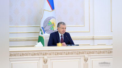 'Prezident maktab darsliklarini bepul ijaraga berish yuzasidan topshiriq berdi'ning rasmi