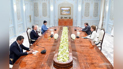 'Prezident Rossiya Federal majlisi federasiya kengashi raisining o`rinbosari Galina Karelovani qabul qildi'ning rasmi