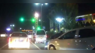 'Andijonda "Cobalt" haydovchisi YPX inspektorini kapotida "sayr qildirdi" (video)'ning rasmi