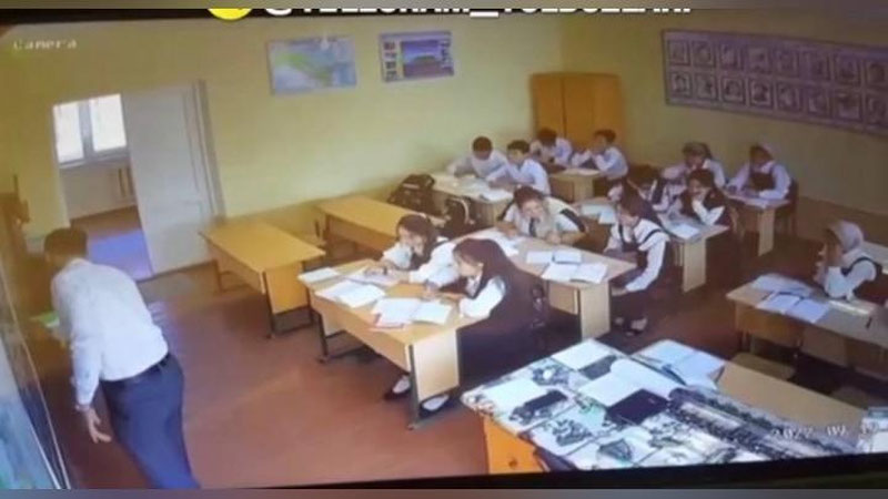 'Наманганда ўқитувчи ўқувчи томонидан калтакланди (видео)'ning rasmi