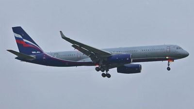 Изрображение 'Делегация России по главе с вице-премьером Денисом Мантуровым прибыла в Узбекистан'