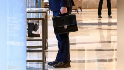 'Endi davlat idorasida ishlash uchun ko`p narsadan voz kechishga to`g`ri keladi. Deputatlar “Manfaatlar to`qnashuvi to`g`risida”gi qonunni qabul qildi'ning rasmi