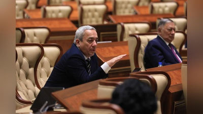 Изрображение 'Сенаторы одобрили повышение возрастного предела граждан для покупки алкоголя и табачной продукции'