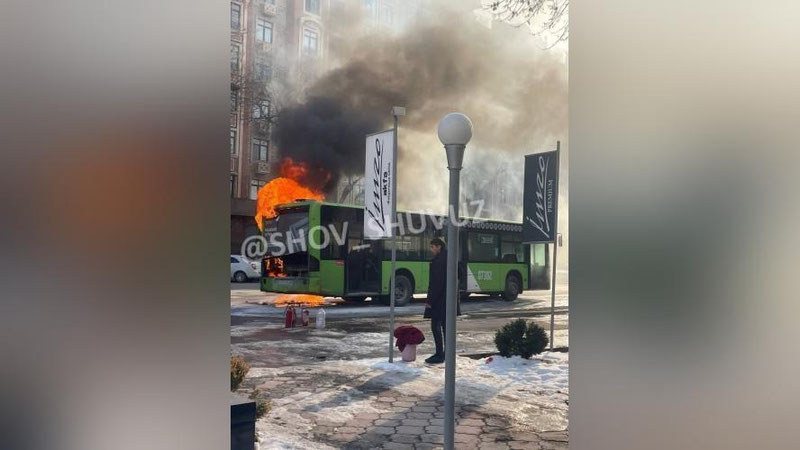 Изрображение 'В Ташкенте загорелся пассажирский автобус'