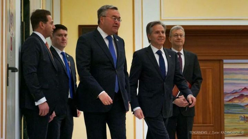 'АҚШ Давлат котиби Блинкен Қозоғистонга етиб келди ва ҳукумат аъзолари билан музокаралар ўтказмоқда'ning rasmi