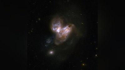 'Britaniyalik olimlar  eng katta qora tuynukni aniqladi'ning rasmi