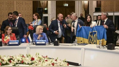 'Turkiyadagi xalqaro sammitda Ukraina va Rossiya delegasiyalari a`zolari o`rtasida mushtlashuv yuz berdi (video)'ning rasmi
