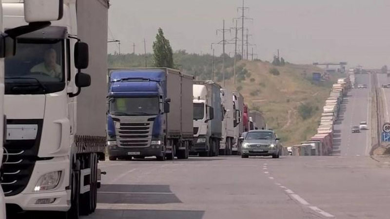 'Қозоқ-ўзбек чегарасидаги “Қоплонбек” пости реконструкция қилиниши натижасида турнақатор навбатлар юзага келди'ning rasmi