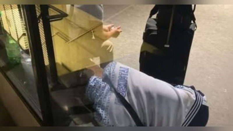 'Germaniyaga ishga yuborilib, ko`chada qolgan va vokzalda tunab yurgan o`zbekistonliklar bo`yicha Bosh konsulxona ma`lumot berdi'ning rasmi