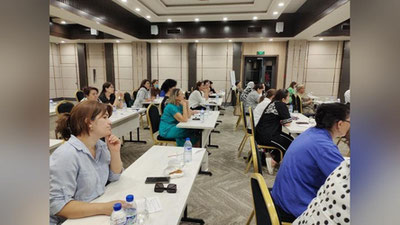 'Shifokorlar ayollar uchun samarali konsultasiya o`tkazishni o`rganyapti'ning rasmi