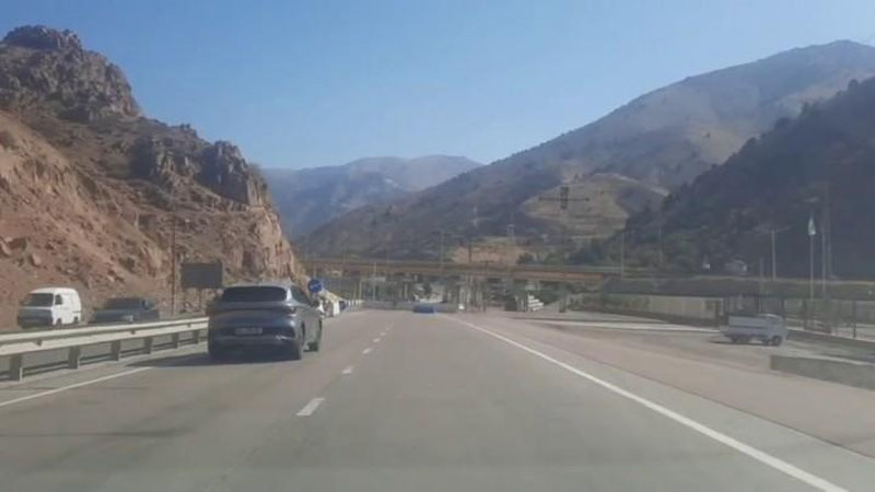 '"Qamchiq" dovonidagi “Ohangaronsoy” ko`prigidan o`tuvchi  “Toshkent-Vodiy” yo`nalishi vaqtincha yopildi  (video)'ning rasmi