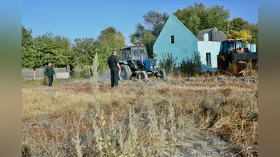 'Самарқанддаги боғда ноқонуний қурилган бинолар бузиб ташланди'ning rasmi