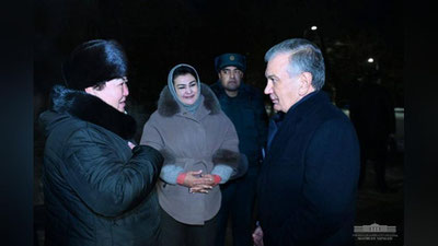 'Prezident aholi yashash sharoitlari ko`rish maqsadida Toshkent shahridagi mahallalarda bo`ldi'ning rasmi