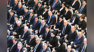 Изрображение 'Президент Таджикистана поручил госслужащим выучить два иностранных языка'