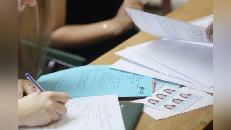 'Ўзбекистонда абитуриентларга рухсатномалар бериш бошланди'ning rasmi