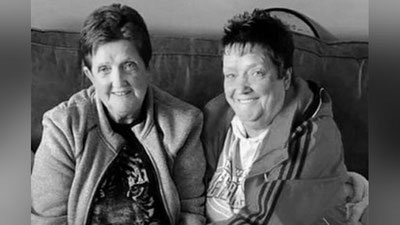 Изрображение 'Неразлучные близнецы умерли от коронавируса с разницей в 5 дней'