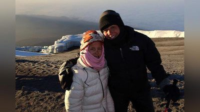 '​АМЕРИКАЛИК CАККИЗ ЁШЛИ ҚИЗАЛОҚ КИЛИМАНЖАРОНИ ЗАБТ ЭТДИ'ning rasmi