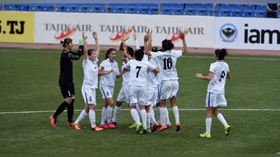 'O`zbekiston U-19 qizlar terma jamoasi Toshkentda Ozarbayjon qizlariga qarshi o`ynaydi 'ning rasmi