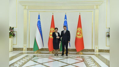 'Sadir Japarov Senat Raisi Tanzila Narbaeva bilan uchrashdi'ning rasmi