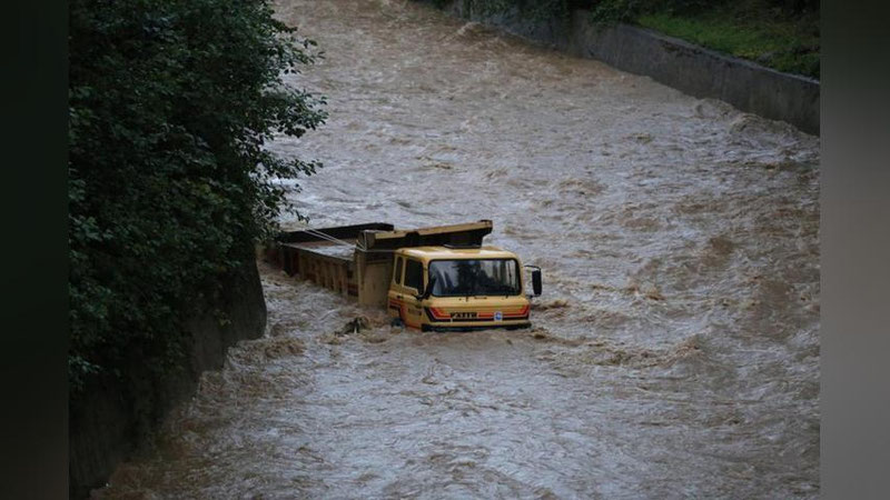 '​TURKIYaDA KUChLI SUV TOShQINI YuZ BERDI, QURBONLAR BOR'ning rasmi