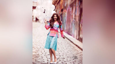 'SONAM KAPUR ILK ROLI UChUN 30 KILO OZGAN!'ning rasmi