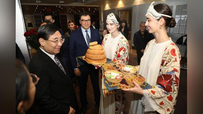 'Aziz Abduhakimov Xitoy Xalq Respublikasi madaniyat va turizm vaziri bilan uchrashdi'ning rasmi