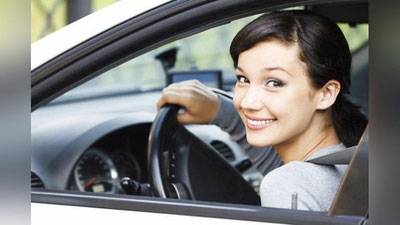 '​Ruldagi xonimlarga “gapiruvchi” chiroqlar haqida 'ning rasmi