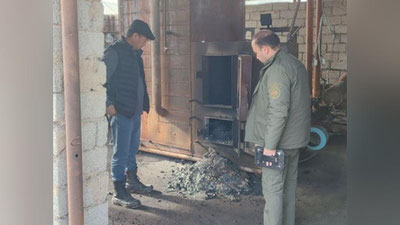 Изрображение 'Инспекторы Минэкологии проводят экологический мониторинг теплиц под Ташкентом'