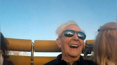 '​105 yoshli britaniyalik erkak attraksionda uchib, dunyo rekordini o`rnatdi'ning rasmi