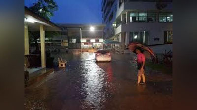 'Xitoyda suv toshqini binolarni yuvib ketdi'ning rasmi