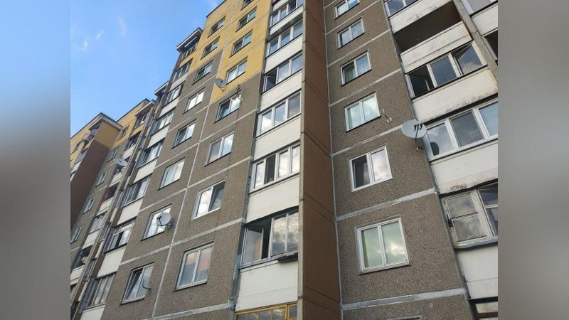 'Сергелида аёл 3 нафар фарзанди билан ўзини 9-қаватдан пастга ташлади'ning rasmi