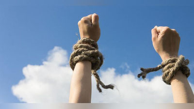 Изрображение 'Президент подписал Закон «О противодействии торговле людьми»: комментарий'