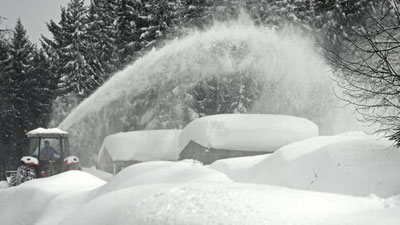 'Avstriyada kuchli qor bo`roni tufayli qurbonlar soni ortib bormoqda 'ning rasmi