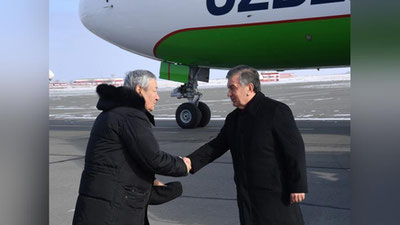 Изрображение 'ШАВКАТ МИРЗИЁЕВ ПРИБЫЛ В КАРАКАЛПАКСТАН'