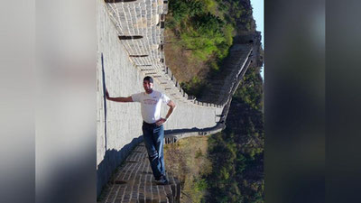 '​Sayyohning Buyuk Xitoy devori yonida  tushgan surati barchani lol qoldirdi(Foto)'ning rasmi