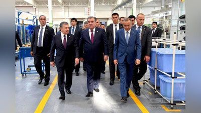 'Prezidentlar «Artel» zavodiga borishdi'ning rasmi