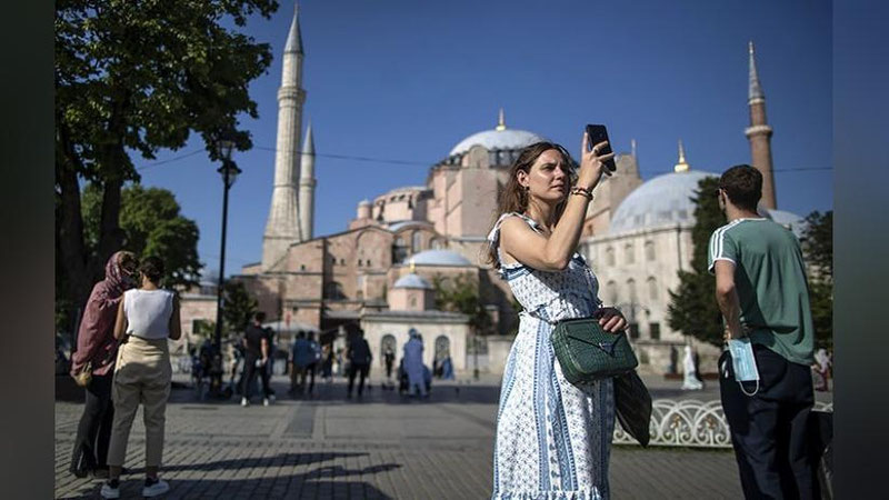 'Turkiyada koronavirusga qarshi so`nggi cheklovlar bekor qilindi'ning rasmi