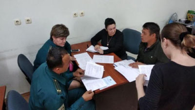 'Deputatlar inspektorlarga elektr, issiqlik energiyasi, gazdan foydalanishda qoida buzganlarni jazolash vakolatini berilishiga qarshi chiqishdi'ning rasmi