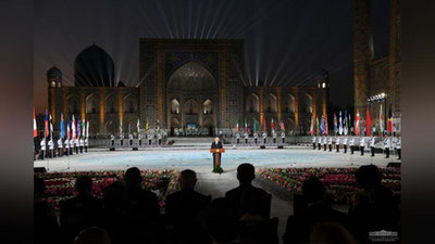 Изрображение 'Фото: Яркое открытие фестиваля "Шарк тароналари"'