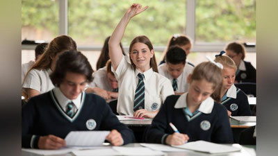 'O`zbekistonda xususiy maktablarga attestatlar topshirishga ruxsat beriladi'ning rasmi