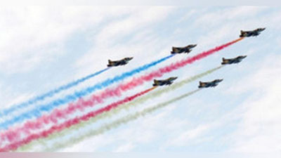 'Ozarboyjon harbiy samolyotlari g`aroyib aviashou namoyish etdi (Video)'ning rasmi