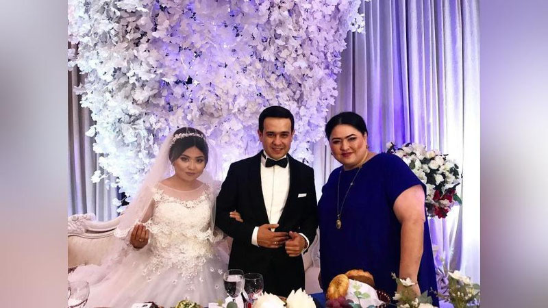 'XONANDA TOHIR USMONOV UYLANDI(FOTO)'ning rasmi