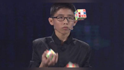 'Kubik-rubikda yangi rekord o`rnatildi (Video)'ning rasmi