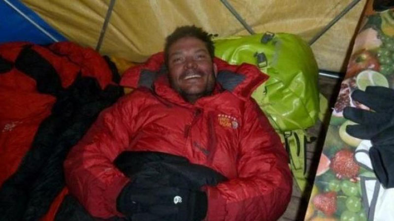 'Эверестда 3 альпинист ҳалок бўлди, яна бири бедарак йўқолди'ning rasmi