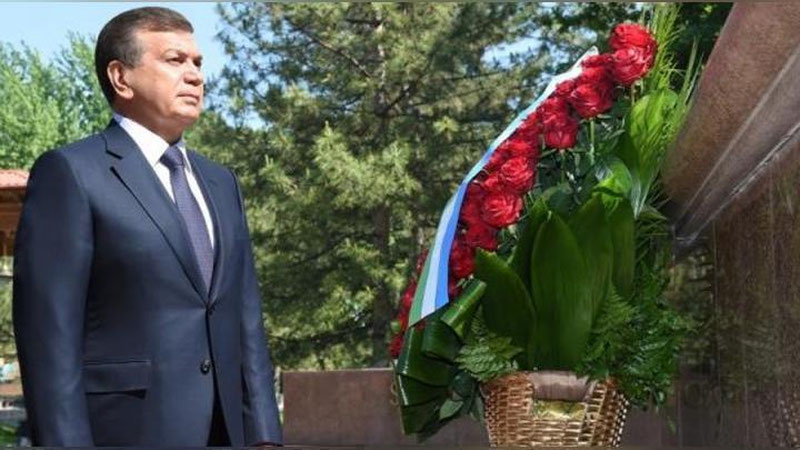 'ШАВКАТ МИРЗИЁЕВ ҚАТАҒОН ҚУРБОНЛАРИНИ ЁД ЭТИШ ТАДБИРИДА ИШТИРОК ЭТДИ'ning rasmi