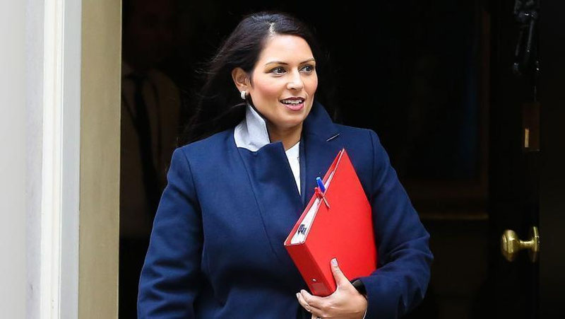 'BRITANIYa XALQARO RIVOJLANISh VAZIRI ISTE`FOGA ChIQIShINI BILDIRDI'ning rasmi